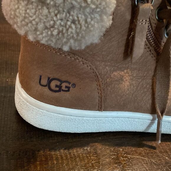 UGG W Olive for Women High-Top Sneakers with Shearling Lining size 5.5 - Picture 2 of 10